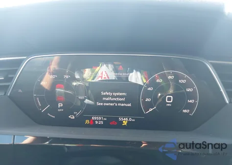 2021 Audi E-Tron Premium Quattro из США, поврежденный, VIN WA1AAAGE4MB022810